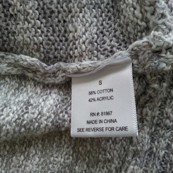 💥JJ Basics Gray Cardigan size S - Picture 3 of 3